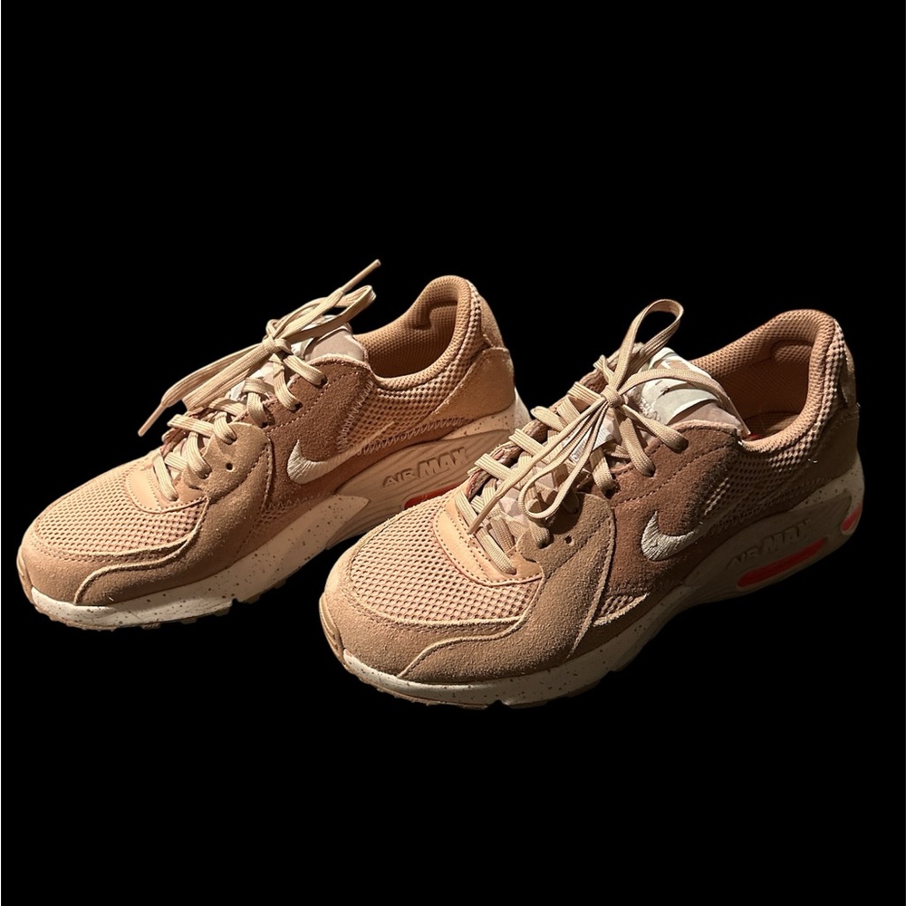 Nike Tan Sneakers Suede Low-Top Comfort